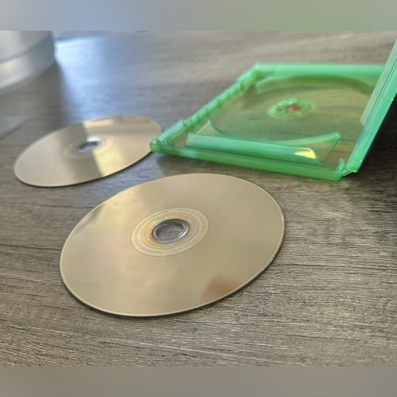 Xbox One Red Redemption II - Like New - Picture 7 of 9